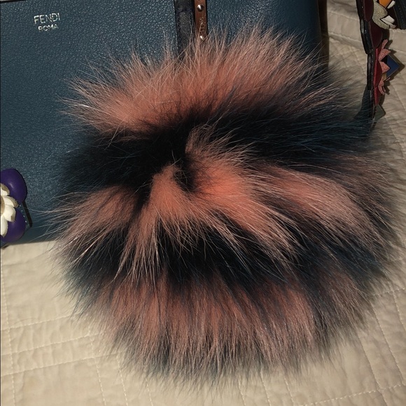 Fendi Pom Pom - Picture 4 of 5